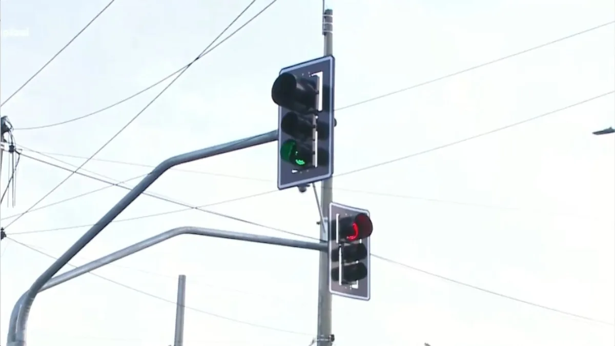 Semáforos inteligentes que usam IA entram em fase de testes em avenida de Teresina
