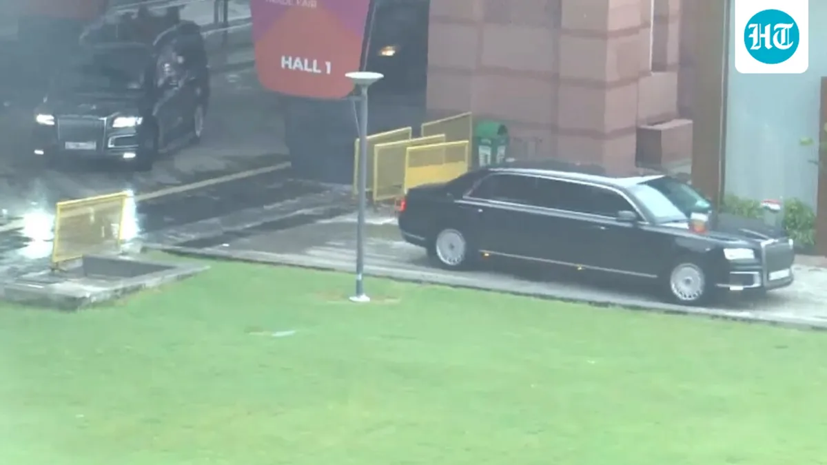 Watch | Putin's swanky convoy with Limousine arrives at Bharat Mandapam for key meet with Modi