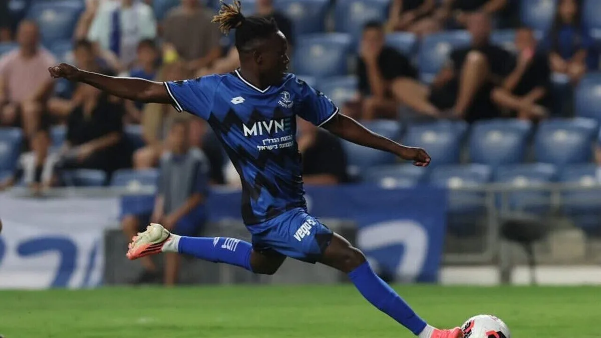 Notícia Record: Chipyoka Songa a caminho do Moreirense