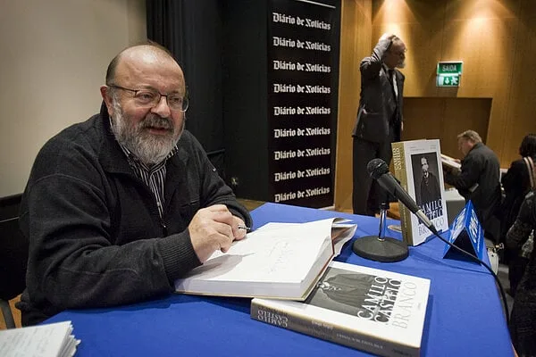 Viale Moutinho, o escritor do claro difícil