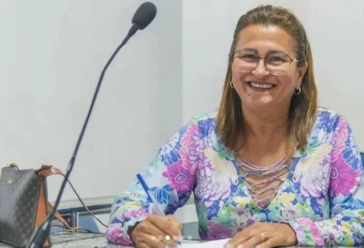 Prefeita é alvo de ação por suspeita de fraude de R$ 1,3 milhão