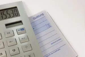 Inadimplência das famílias sobe e bate recorde em julho, diz Banco Central