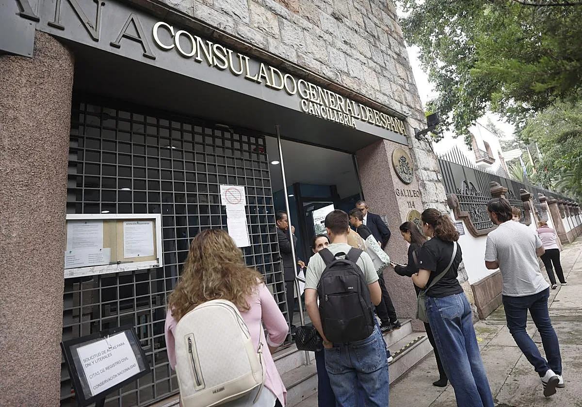 La Abogacía del Estado ve imposible revisar 170.000 expedientes de la ley de nietos antes del 1 de enero