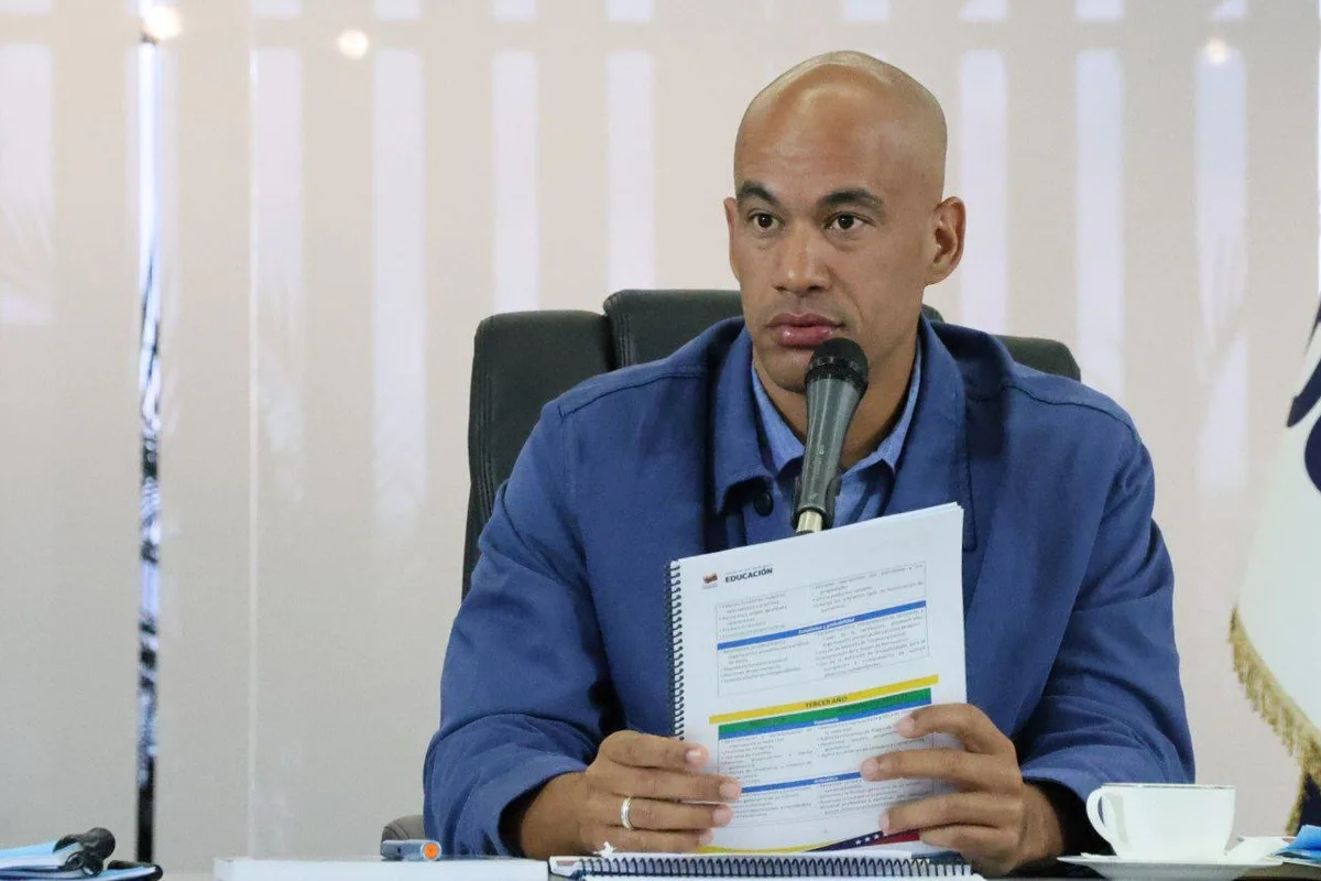 Héctor Rodríguez confirmó que al menos 86 mil estudiantes fueron "rezonificados" tras los terremotos