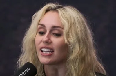 Miley Cyrus afirma que pretende fazer shows apenas nos EUA e diz que fãs podem ir até ela: “Não preciso ir até eles”
