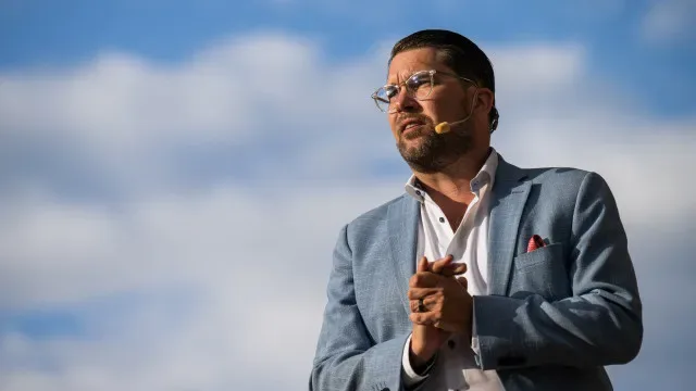 Líder da extrema-direita sueca admite adiar ambições face a sondagens
