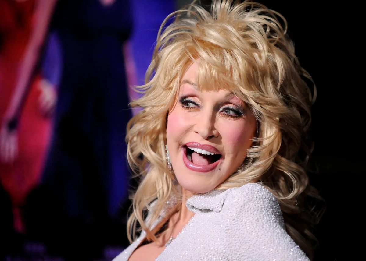 Nashville aprueba en una votación unánime cambiar el nombre del aeropuerto en honor a Dolly Parton