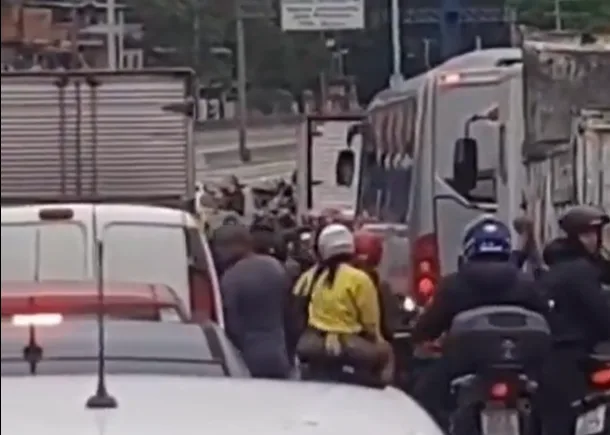 Operação da Polícia Civil contra quadrilha ligada ao TCP fecha Avenida Brasil; entenda