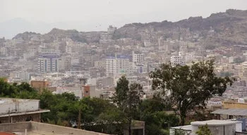 Aeroporto de Áden (Iémen) atingido por 2 projéteis