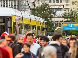 Hohe Spritpreise als Grund?: Mehr Menschen nutzen öffentlichen Nahverkehr