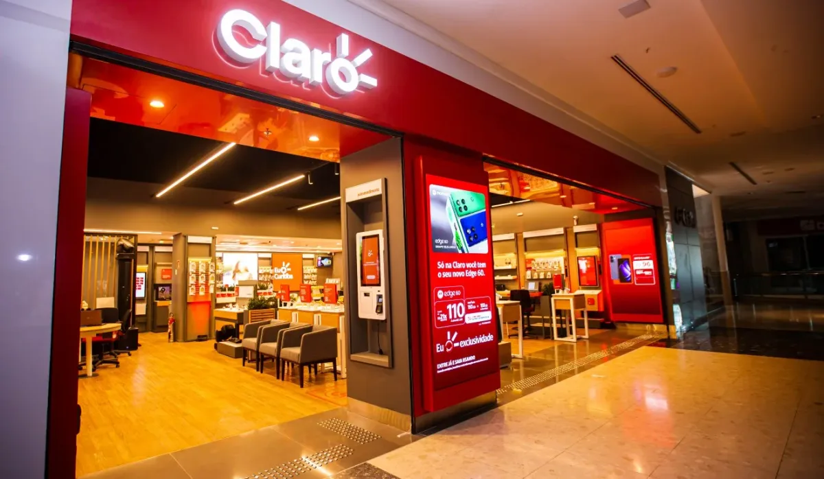 Claro inaugura loja conceito em shopping de Salvador