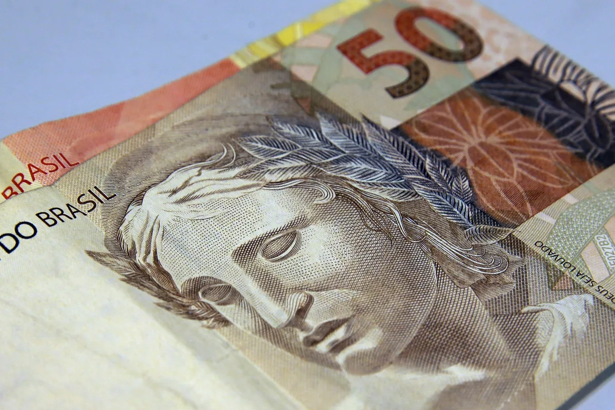 Candidatos ao governo da Bahia travam disputa sem verba