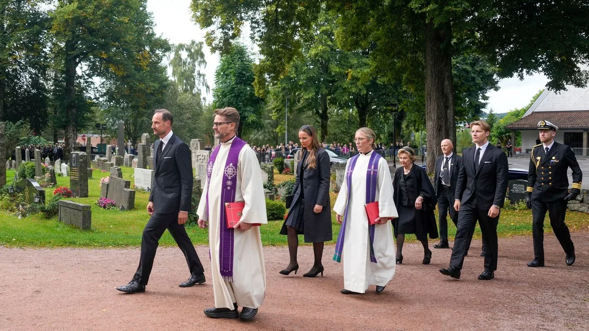 Trauer um norwegischen König: Gedenkgottesdienst mit Königsfamilie für Harald V.