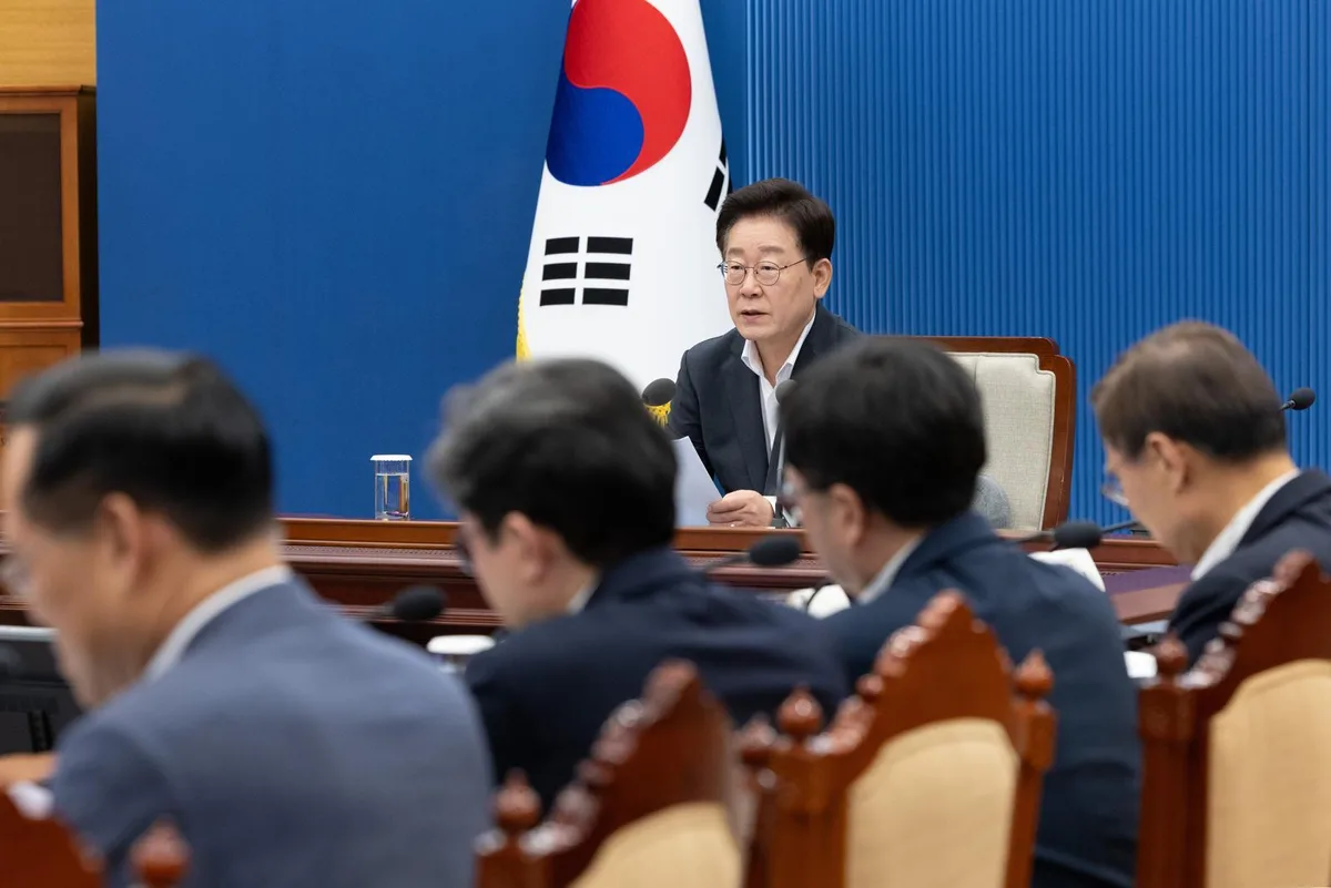 李 “토착세력-민간-정치권… 부패청산엔 여야 없어”