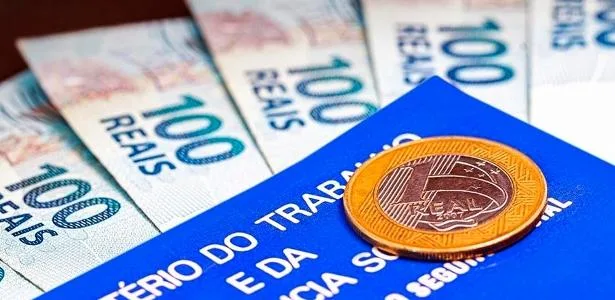 Salário mínimo estimula crescimento econômico, mas gera alerta fiscal