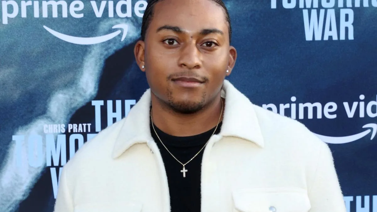 Snoop Dogg biopic finds Tupac Shakur actor as Camron Jones joins the cast