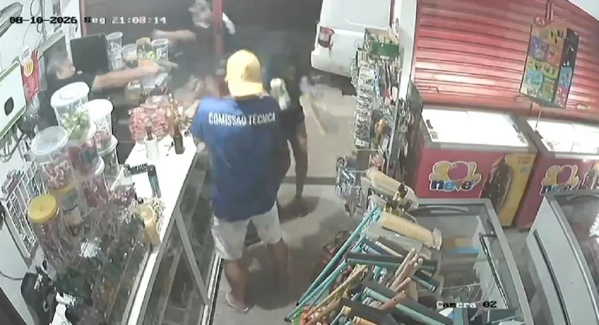 Vídeo mostra momento em que comerciante reage a assalto e é morto por falsos policiais em MG