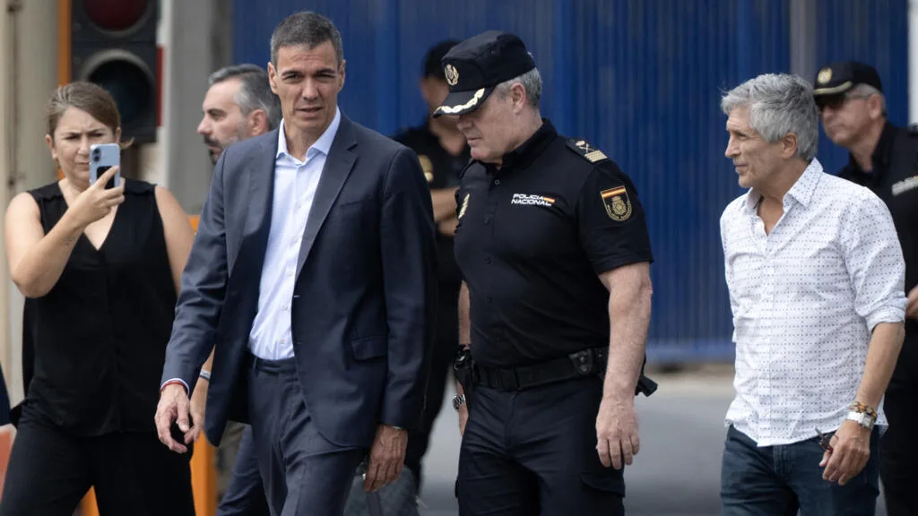 Na Espanha, crise de migrantes em Ceuta mobiliza ruas, gera embate político e atrito internacional