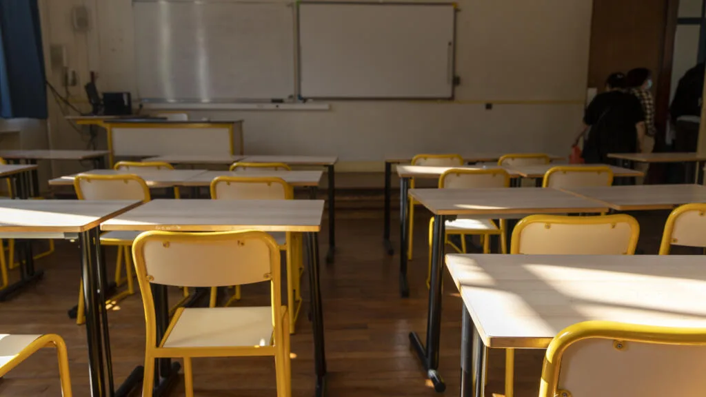 Mouvement lycéen en France: la promesse du gouvernement de déployer 3000 professeurs soulève des questions