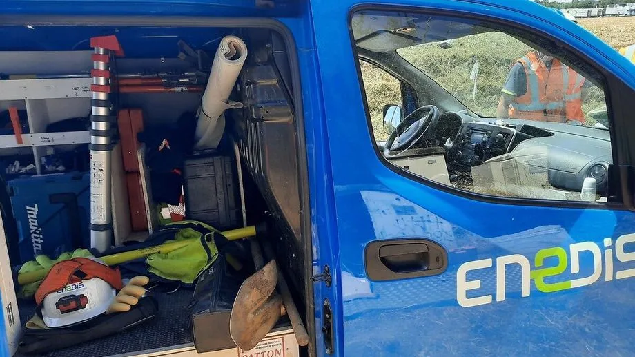 Plusieurs milliers de foyers coupés d'électricité après une explosion dans un bâtiment électrique au nord de Rennes