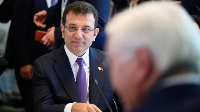 Istanbul: Gericht verhängt Haftstrafe und Politikverbot gegen Erdoğan-Rivalen