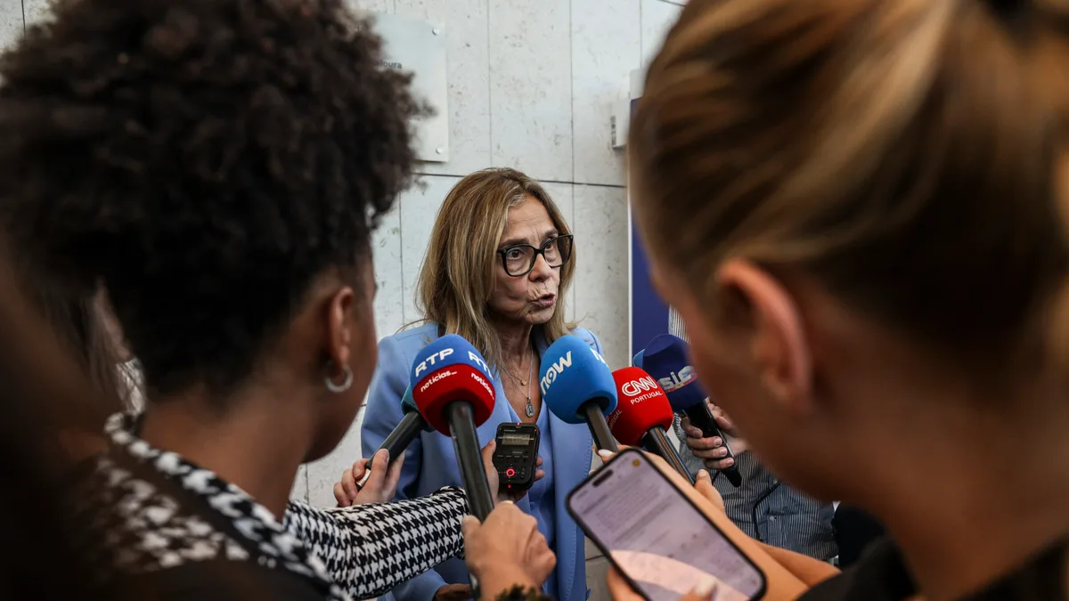 Ministra da Saúde assegura que reorganização das urgências do SNS durará um ano