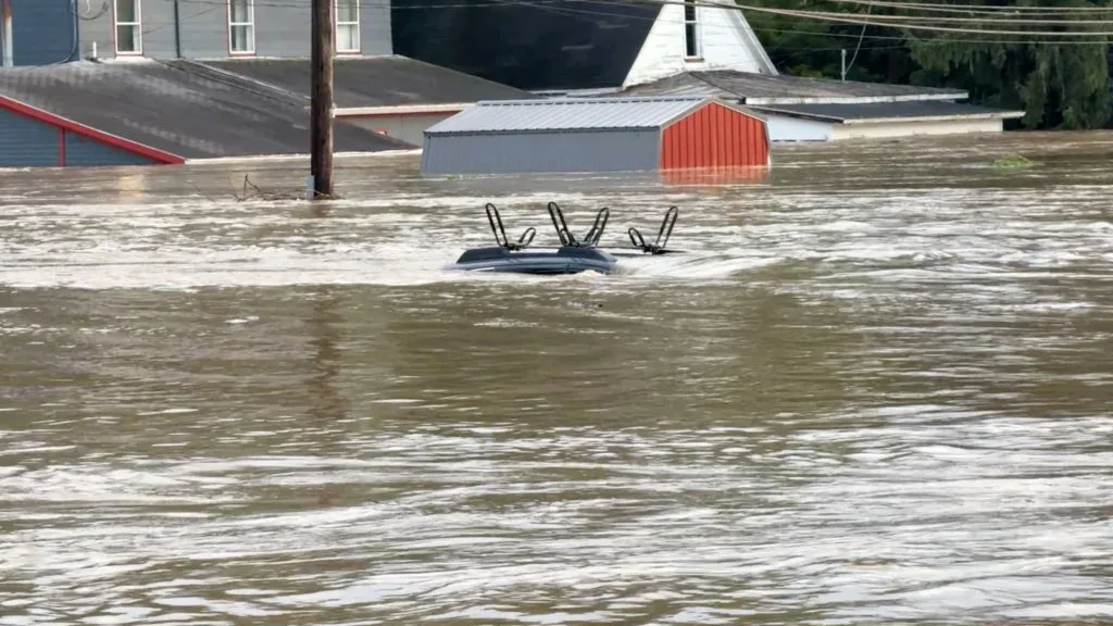 News Wrap: 7 dead after storms and catastrophic floods in Midwest
