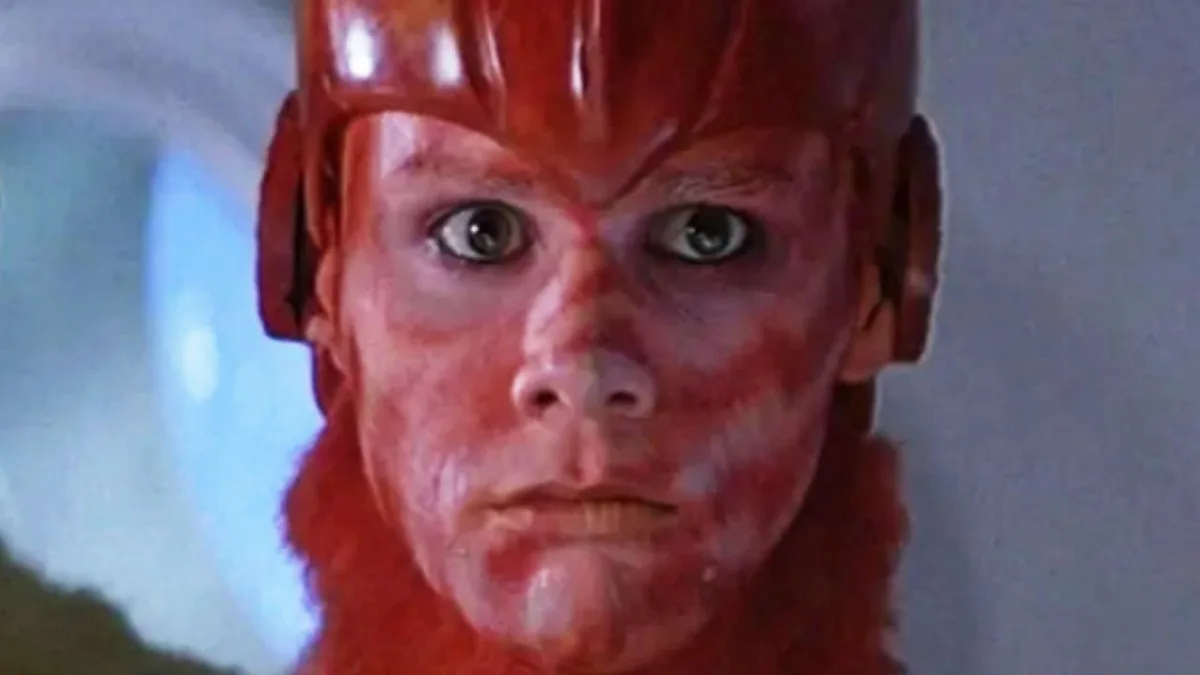 Il y a 38 ans, Jim Carrey était un extra-terrestre à fourrure rouge dans une comédie de science-fiction que personne n'a vue !
