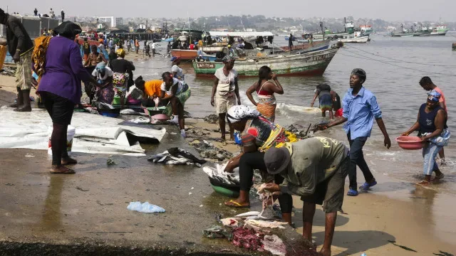 Angola tem 220 locais de desembarque de pescado. Mais de metade informais