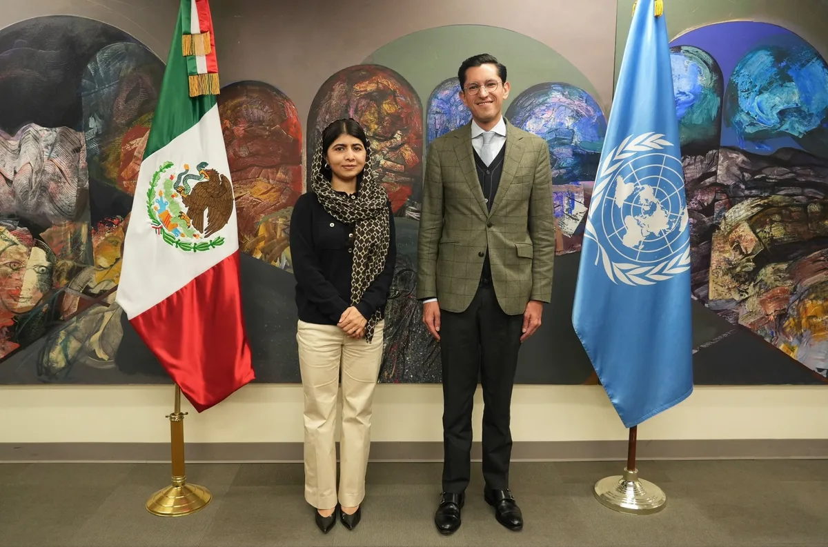 Canciller Roberto Velasco se reúne con la activista Malala Yousafzai para hablar de derechos de mujeres y niñas