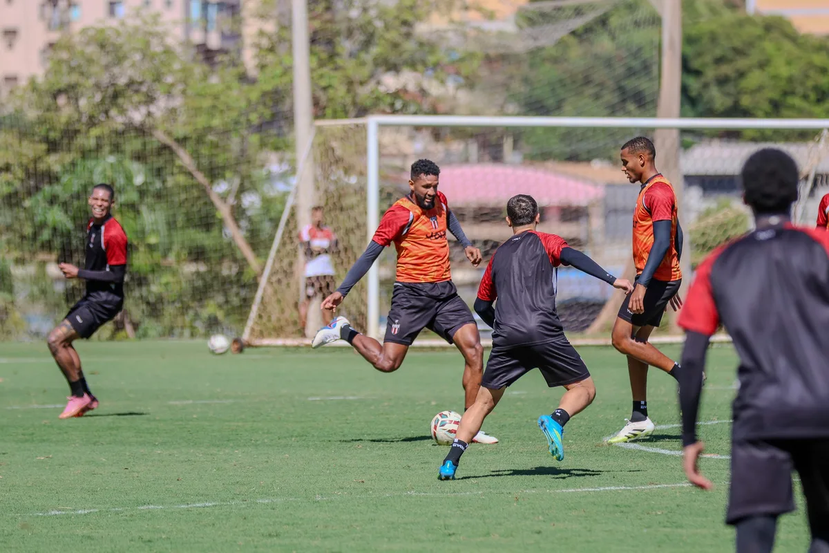 Técnico cita equilíbrio, mas admite mudar Botafogo-SP após derrota contra Atlético-GO