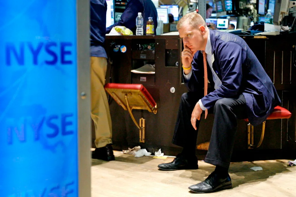 Wall Street fecha em alta moderada, com Dow a liderar enquanto a tecnologia sofre