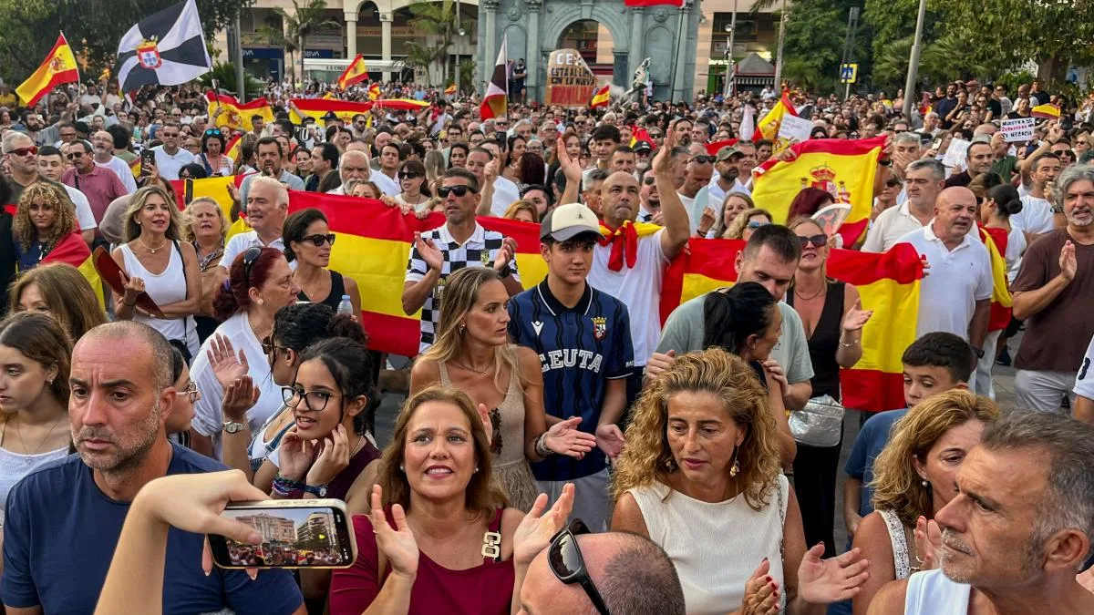 Un puñado de alcaldes socialistas secundarán las concentraciones por Ceuta pese a las críticas del Gobierno
