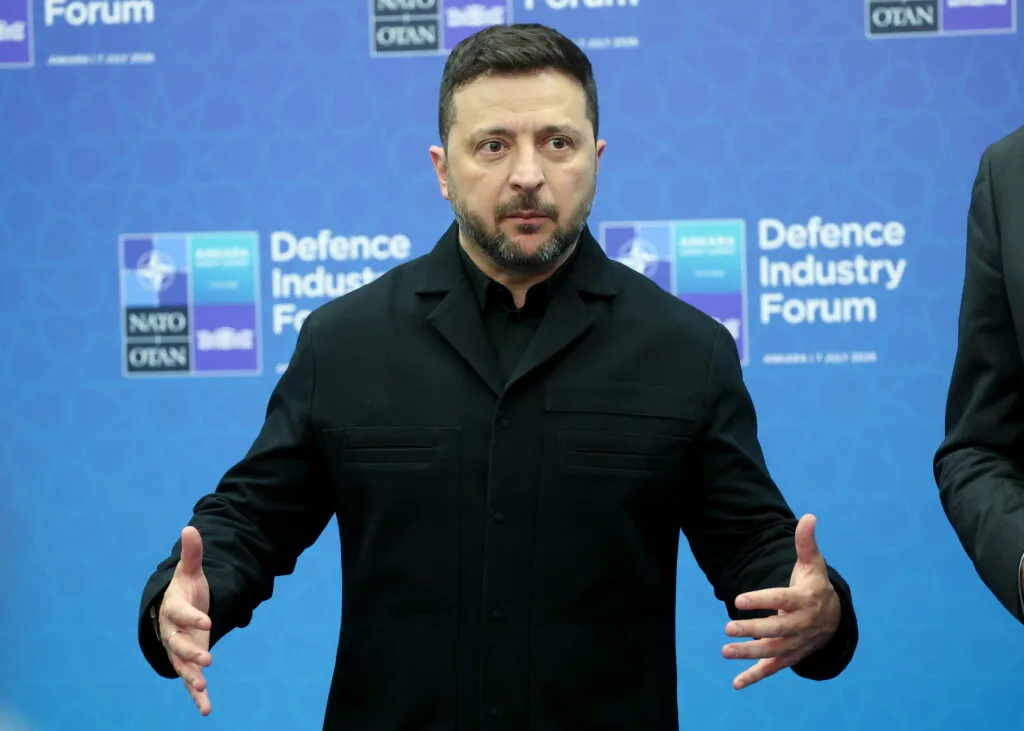 Zelensky pede ao parlamento que aprove reformas para desbloquear verbas da UE