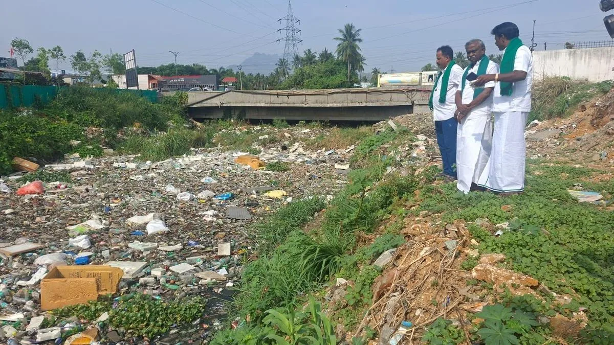 Farmers demand steps to prevent discharge of effluents into River Thirumanimuthar