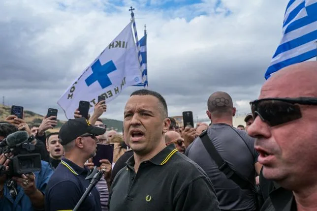 En Grèce, la sortie de prison d’un néonazi “réveille de vieux cauchemars”