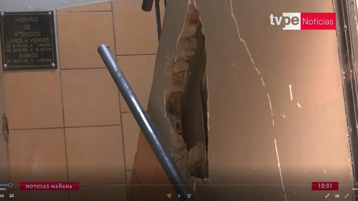 Delincuentes abren un forado en la pared de una casa de cambios y se llevan S/ 60.000 en San Martín de Porres