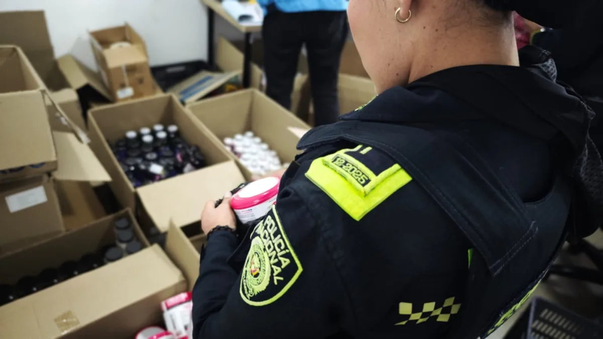 Autoridades decomisaron 885 suplementos dietarios que se comercializaban en Bogotá sin registro sanitario