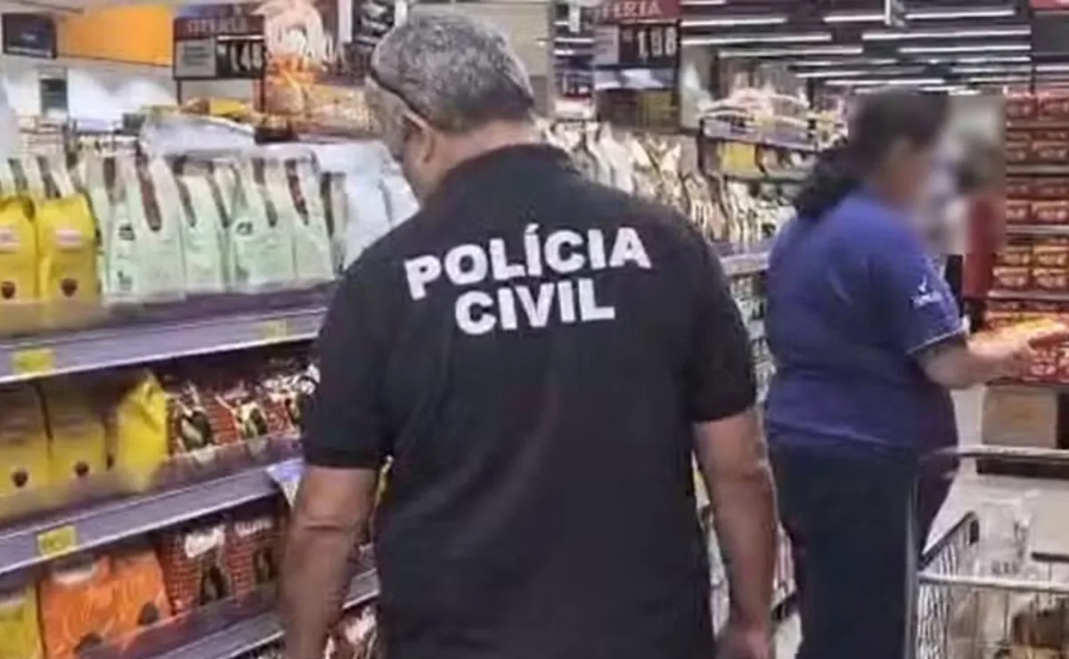 Polícia apreende 8,5 toneladas de café em supermercados por irregularidades; veja detalhes