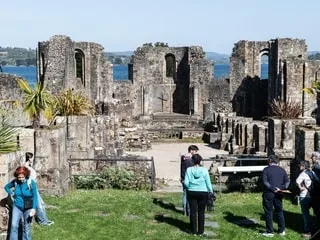 Saviez-vous que ce sanctuaire paisible du Finistère était un château fort au XIIIe siècle ?