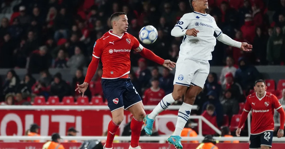 Marcone, tras la calentura de los hinchas de Independiente: "Estamos en deuda con la gente y con nosotros mismos"