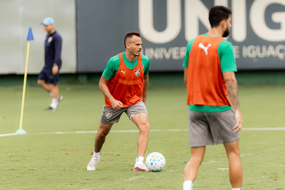 Veja como Marcão planeja a lateral esquerda do Fluminense contra Santos e Palmeiras