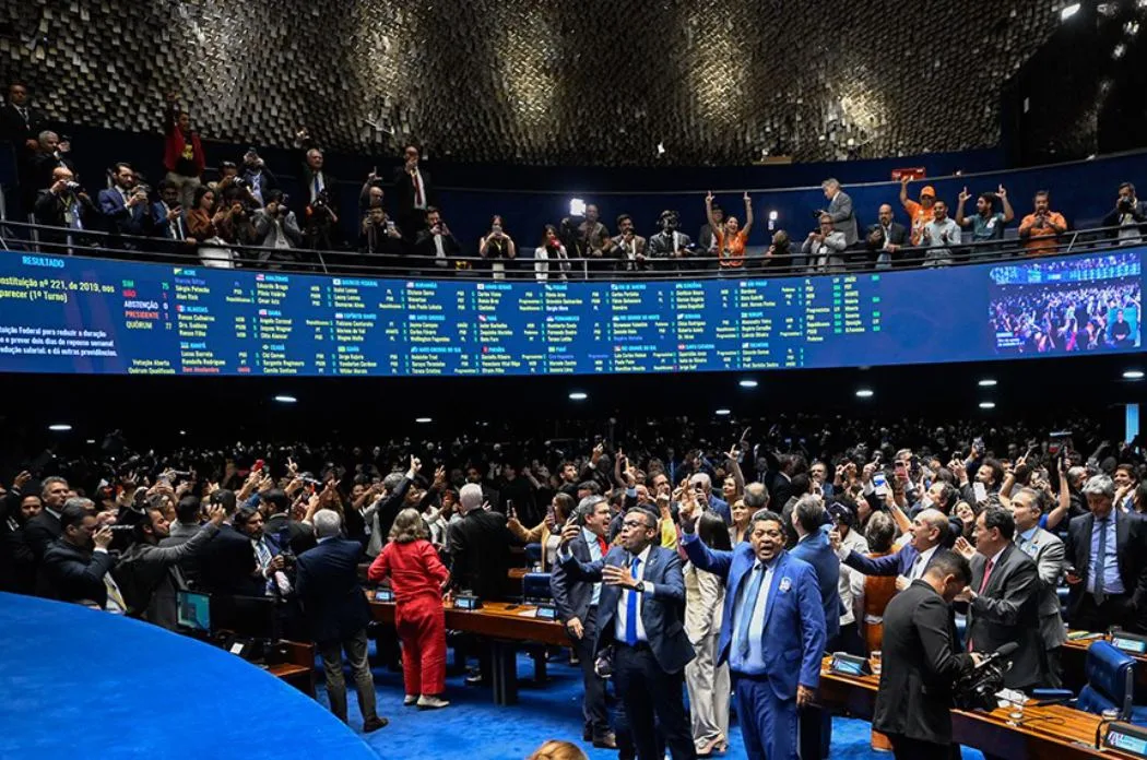 Indústria critica fim da escala 6x1, e Fiesp fala em 'PEC boca de urna'