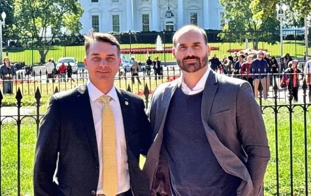 Eduardo Bolsonaro teria direcionado dinheiro de Vorcaro enviado ao filme ‘Dark Horse’, diz PF