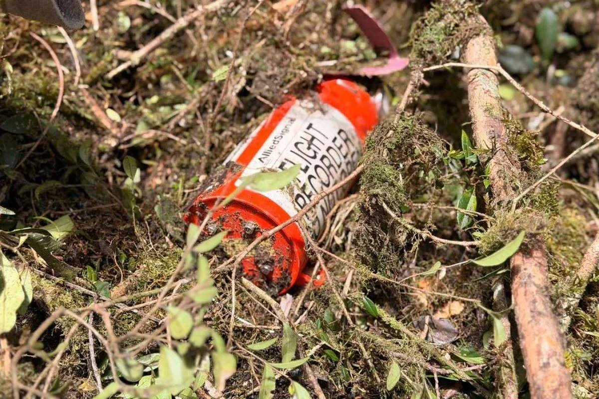 FAB encontra caixa-preta de helicóptero que caiu em SC e matou o cantor Rick e outros 4