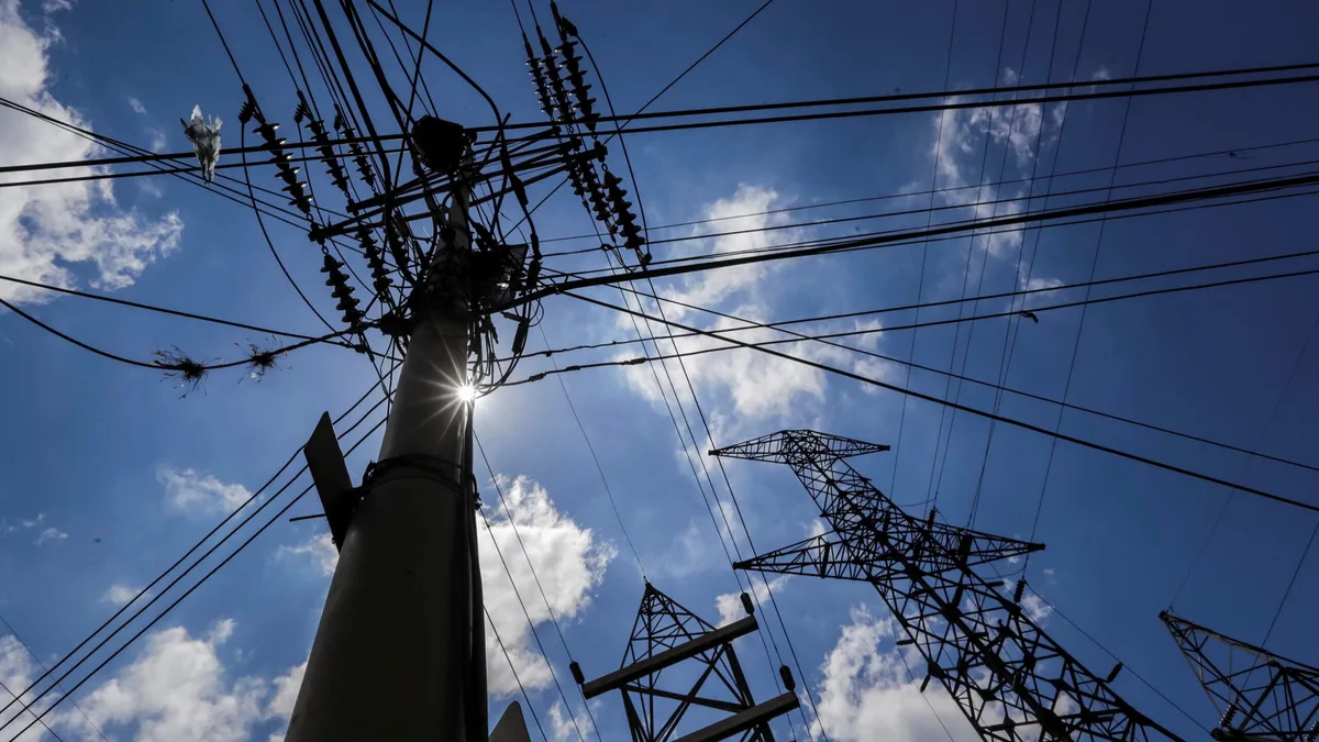 Bruxelas estuda provocar “apagões seletivos” para garantir a segurança energética