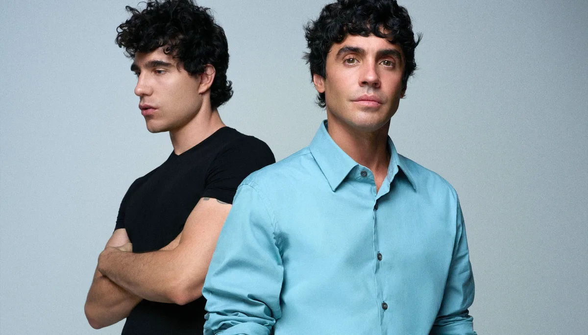 Javier Calvo y Javier Ambrossi, directores de 'La bola negra': "España tiene demasiadas historias de amor enterradas en los campos. Hay que arañar la tierra para que salgan"