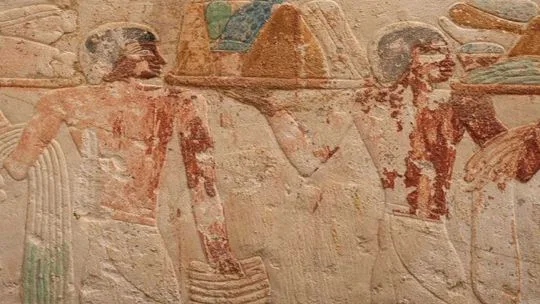 Hallazgo arqueológico en Saqqara: descubren una inédita tumba faraónica de 4.300 años con dos capillas y relieves excepcionales