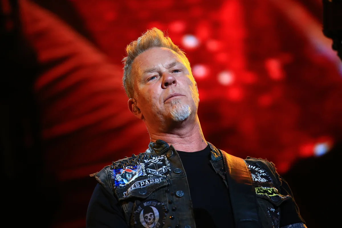 “Sem besteiras”: James Hetfield alfineta outros artistas e garante que foco do Metallica é apenas a música