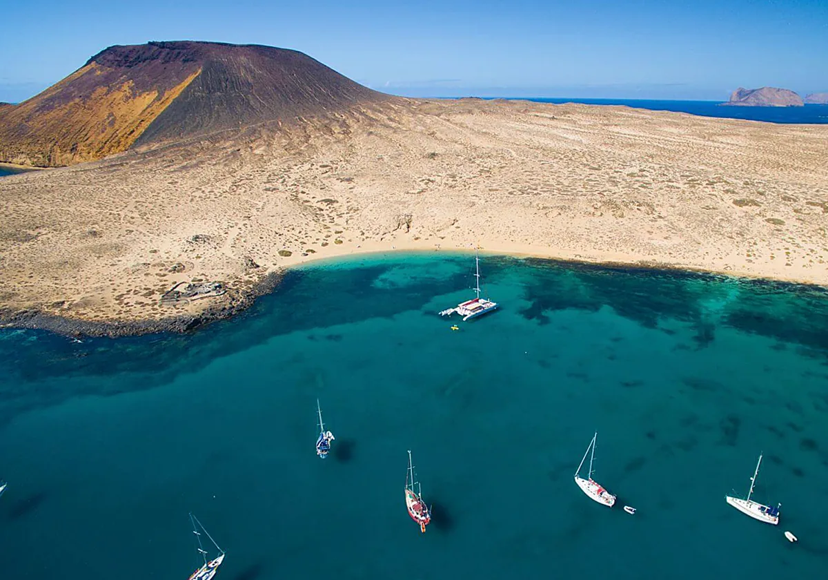 La Graciosa pide medidas urgentes tras el apagón masivo que dejó a la isla sin luz ni agua más de 11 horas
